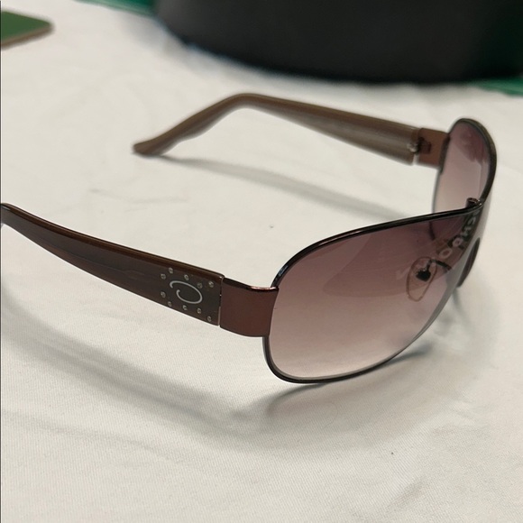 Oscar de la Renta Dark Brown Sunglasses - Picture 5 of 6